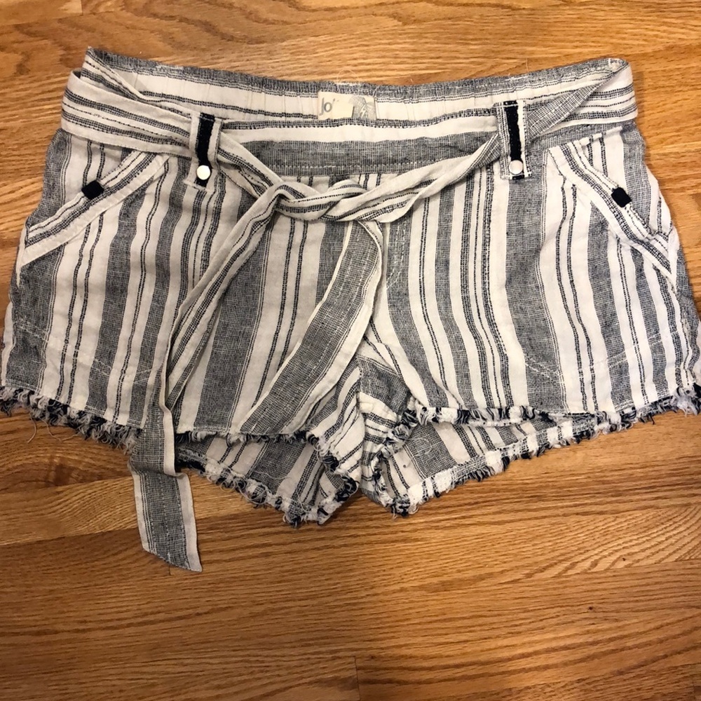Jolt cutoff Linen shorts